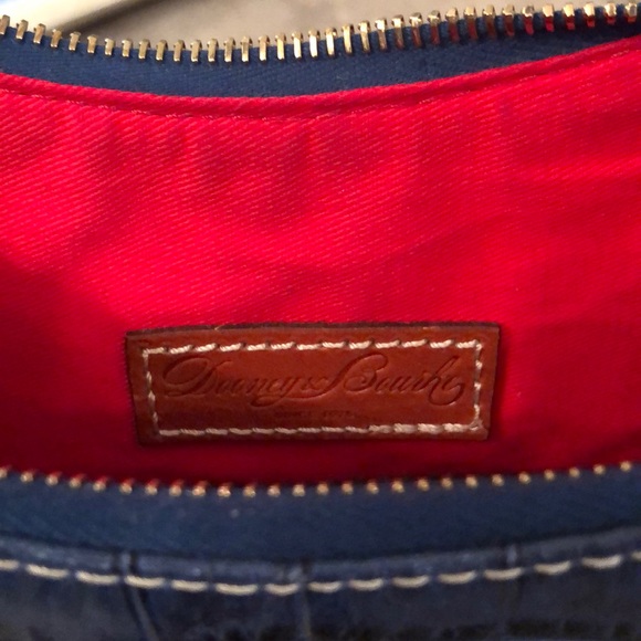 Dooney and Bourke shoulder bag - Picture 2 of 3